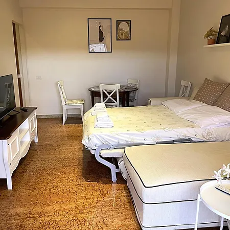 La Casa Libre Metro A Colli Albani 350 M-2